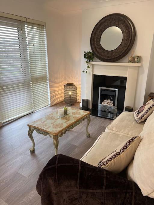 Cosy 2 Double Bed Apartment Swords Exterior foto